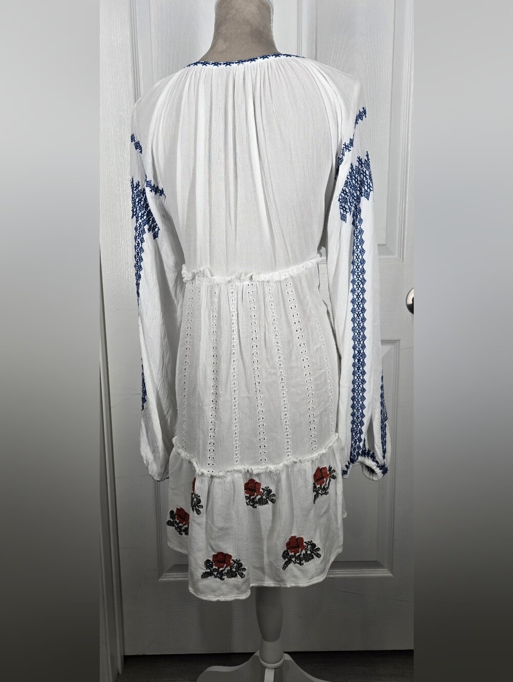Free People Wild Horses Embroidered Mini Dress Medium White Blue Boho - Picture 15 of 15